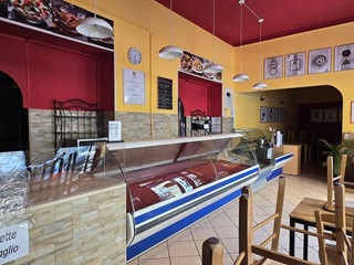 Attività commerciale in Vendita a Sassari, 55'000&euro;, 180 m², arredato