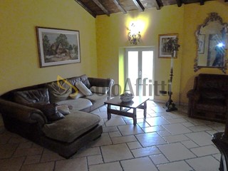 Appartamento in Affitto a Bordighera, 1'200&euro;, 138 m², arredato