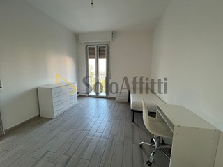 Stanza in Affitto a Modena, 310&euro;, 110 m²