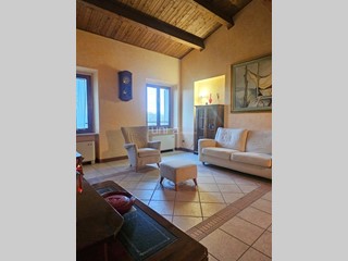 Trilocale in Vendita a Jesi, 220'000€, 110 m², arredato