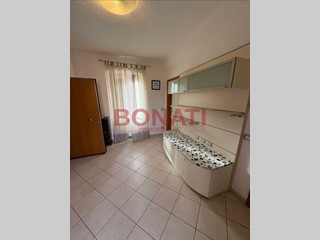 Trilocale in Affitto a La Spezia, zona Periferia Nord Ovest, 480&euro;, 57 m², arredato