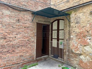 Bilocale in Vendita a Caltanissetta, 30'000€, 70 m², arredato