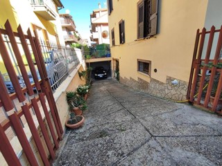 Box in Vendita a Guidonia Montecelio, 85'000&euro;, 160 m²