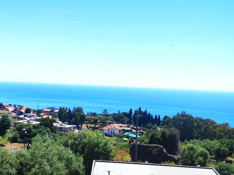 Quadrilocale in Vendita a Valverde, 75'000&euro;, 117 m²