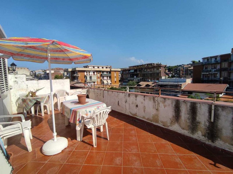 Trilocale in Vendita a Catania, 98'000€, 96 m²