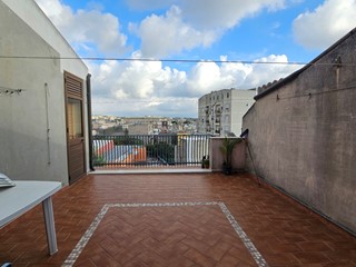 Appartamento in Vendita a Modica, zona MODICA ALTA, 140'000&euro;, 140 m², arredato