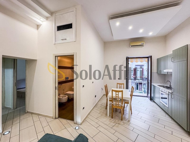 Trilocale in Affitto a Napoli, zona Centro Storico - San Giuseppe, 900&euro;, 70 m², arredato