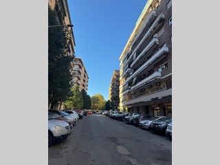 Trilocale in Vendita a Roma, zona Appio Latino, 415'000€, 98 m²
