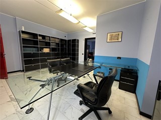 Ufficio in Vendita a Parabiago, 440'000&euro;, 212 m²