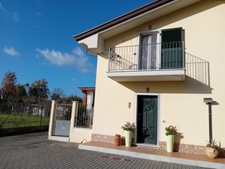 Villetta a schiera in Vendita a Carrara, zona Battilana, 249'000&euro;, 90 m²