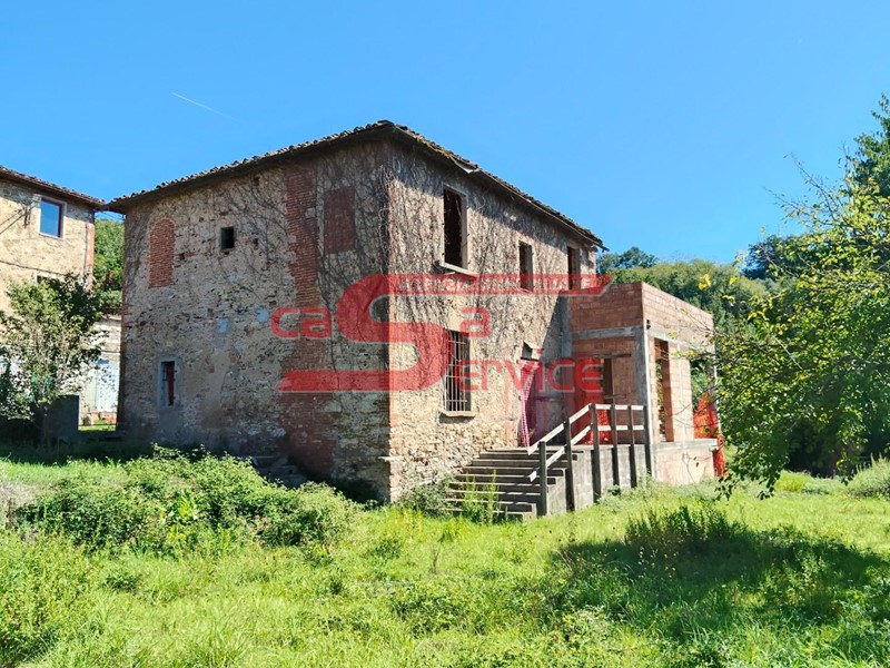Casale in Vendita a Montecatini Terme, 320'000&euro;, 210 m²