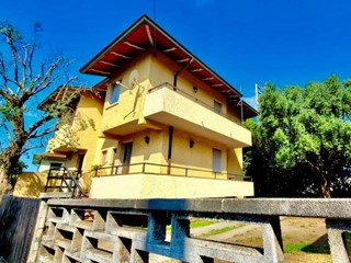 Villa bifamiliare in Vendita a Montignoso, 250'000€, 80 m², arredato