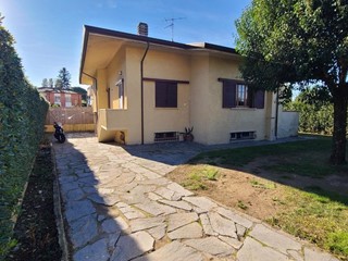 Casa Indipendente in Vendita a Pietrasanta, zona Pontearanci, 630'000&euro;, 200 m²