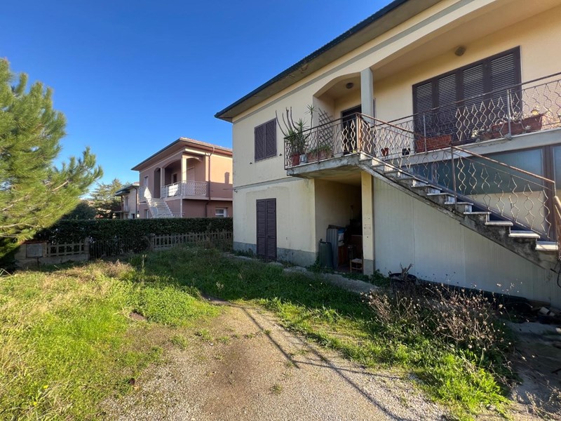 Appartamento in Vendita a Santa Maria a Monte, 159'000&euro;, 165 m²