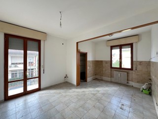 Quadrilocale in Vendita a Fucecchio, 135'000&euro;, 125 m², con Box