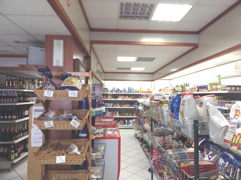 Immobile commerciale in Affitto a Pontedera, 1'500&euro;, 190 m²