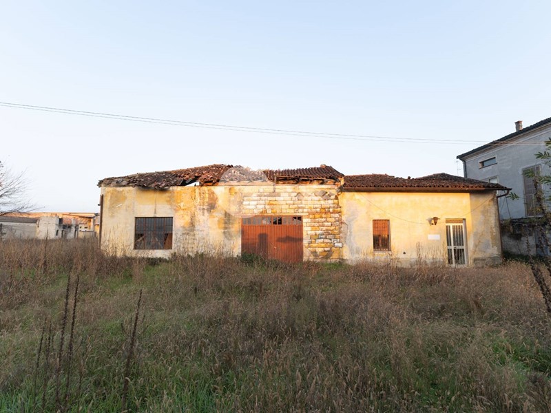 Rustico in Vendita a Gambara, 270'000&euro;, 109745 m²