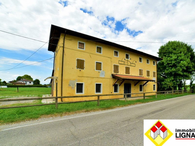 Rustico in Vendita a Latisana, 105'000&euro;, 480 m²