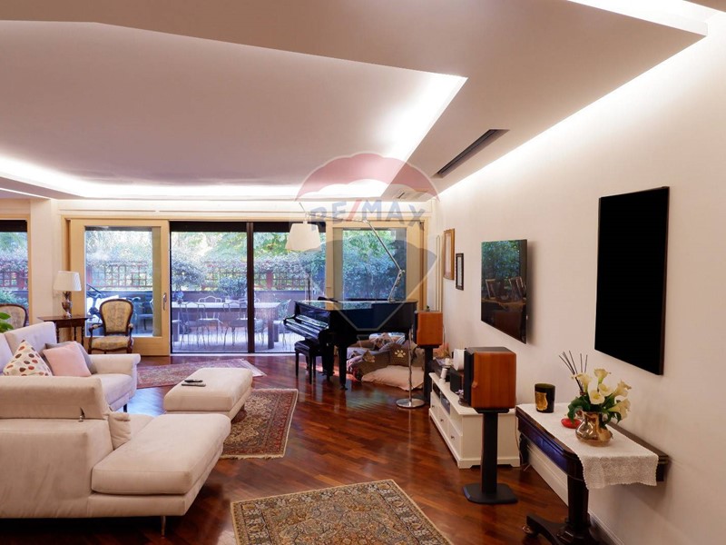 Quadrilocale in Vendita a Caserta, 418'000€, 187 m²