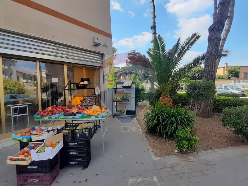Immobile commerciale in Vendita a Caserta, 69'000&euro;, 47 m²