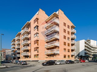 Appartamento in Vendita a Torino, 360'000€, 185 m²