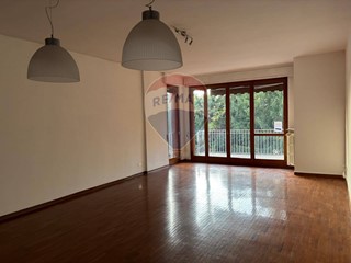 Quadrilocale in Affitto a Varese, 1'200&euro;, 157 m²