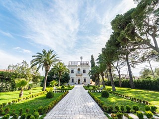 Villa in Vendita a Bari, 786 m²
