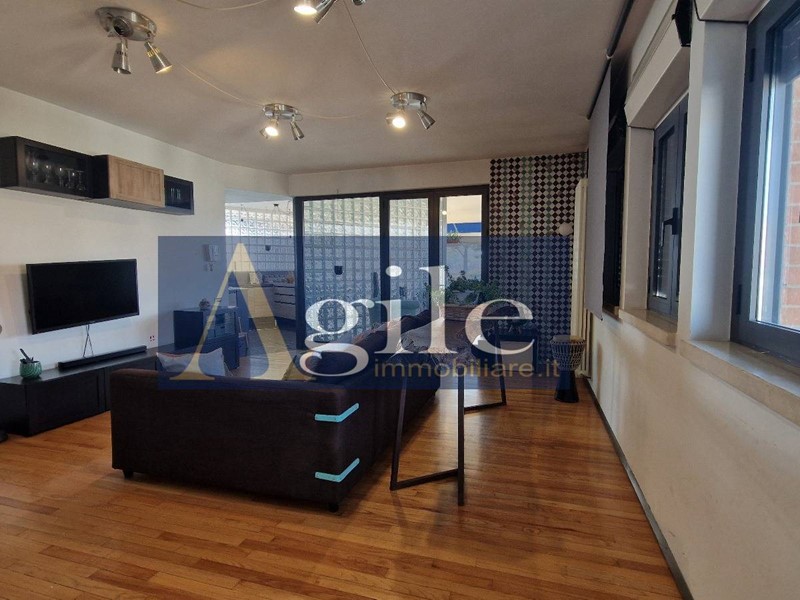 Appartamento in Vendita a Sant'Egidio alla Vibrata, 270'000&euro;, 327 m²