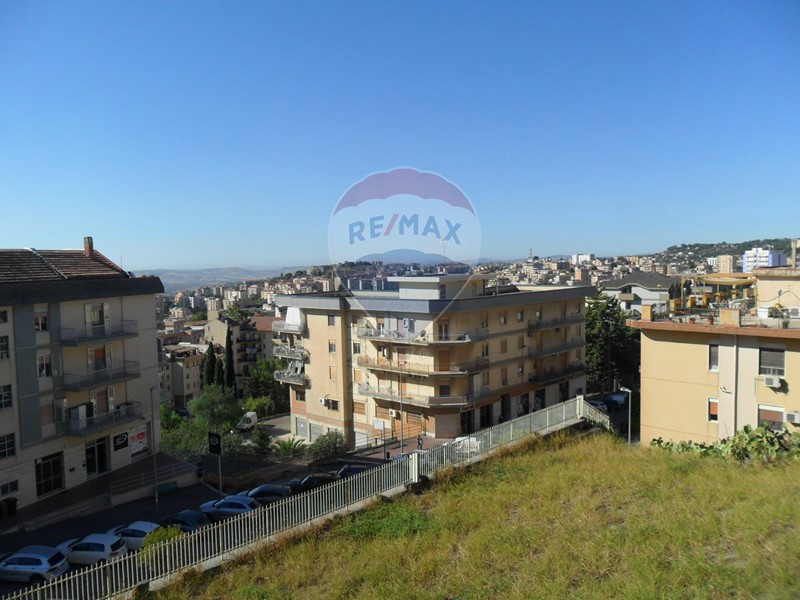 Appartamento in Vendita a Caltanissetta, 135'000€, 155 m²