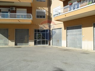 Appartamento in Vendita a Caltanissetta, 135'000€, 155 m²