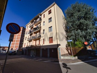 Quadrilocale in Vendita a Nova Milanese, 210'000&euro;, 104 m²