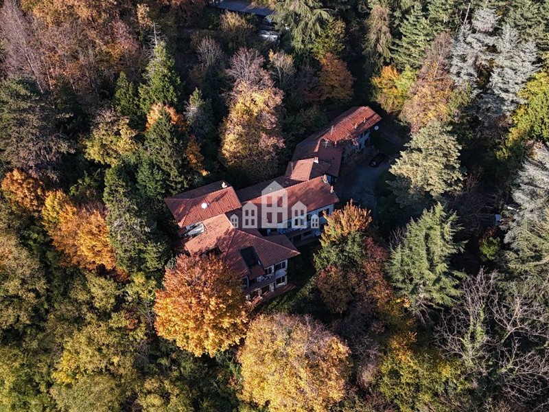 Villa in Vendita a Castellamonte, 530'000&euro;, 961 m²