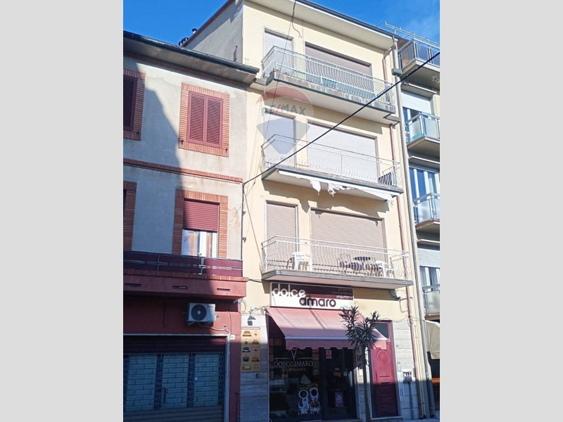 Magazzino in Vendita a Viareggio, 35'000&euro;, 78 m²