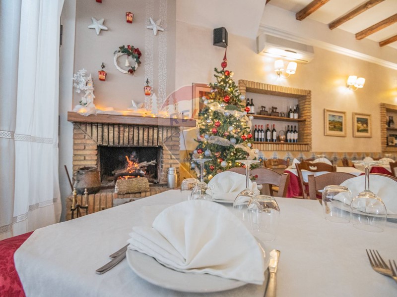 Immobile commerciale in Vendita a Caltagirone, 98'000&euro;, 100 m²