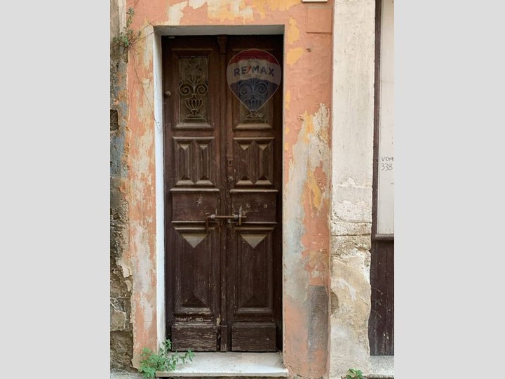 Casa Indipendente in Vendita a Lentini, 20'000€, 120 m²