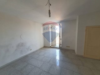Casa Indipendente in Vendita a Caltagirone, 20'000&euro;, 162 m²