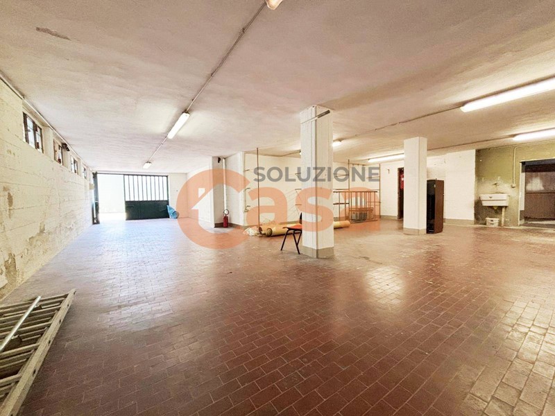 Capannone in Vendita a Piacenza, 70'000&euro;, 150 m²