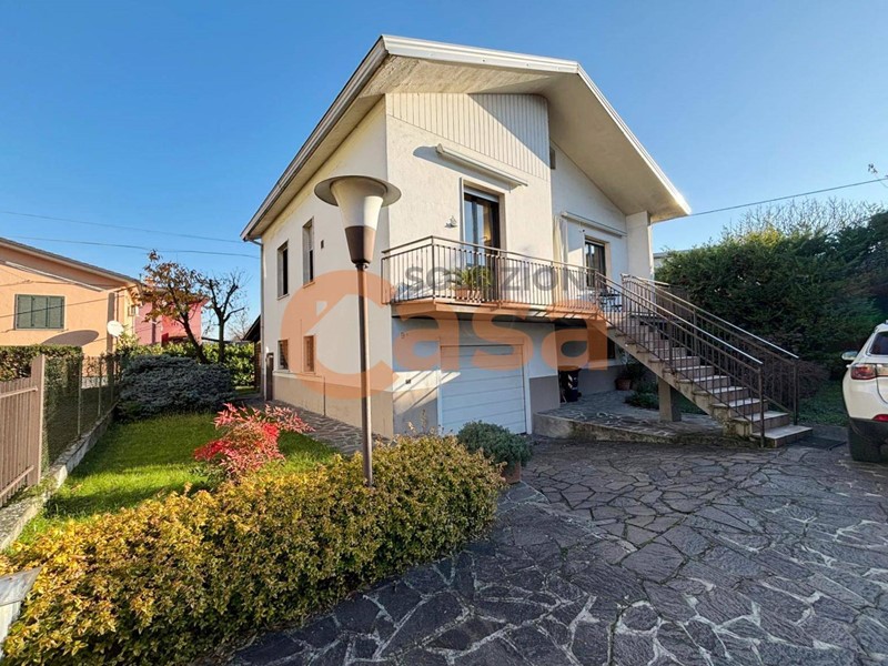 Villa in Vendita a Piacenza, 278'000&euro;, 120 m²