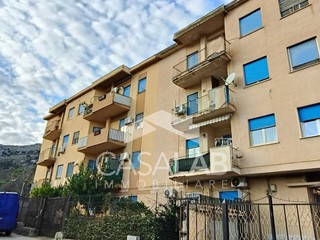 Trilocale in Vendita a Palermo, 59'000€, 90 m²