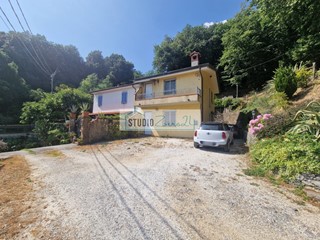 Casa Semi Indipendente in Vendita a Camaiore, 260'000&euro;, 139 m²