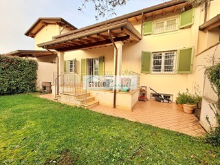 Villetta a schiera in Vendita a Pietrasanta, 600'000&euro;, 210 m²