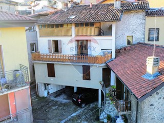 Casa Semi Indipendente in Vendita a Costa Volpino, 35'000&euro;, 121 m²