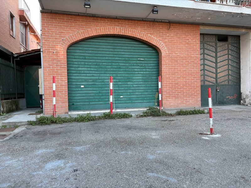 Immobile commerciale in Vendita a Chivasso, 69'000&euro;, 91 m²