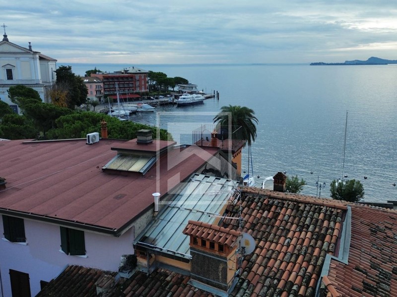 Trilocale in Vendita a Toscolano Maderno, 299'000&euro;, 119 m²