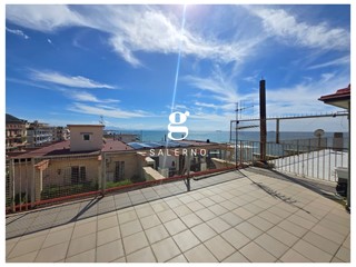 Quadrilocale in Vendita a Salerno, 435'000€, 110 m², con Box