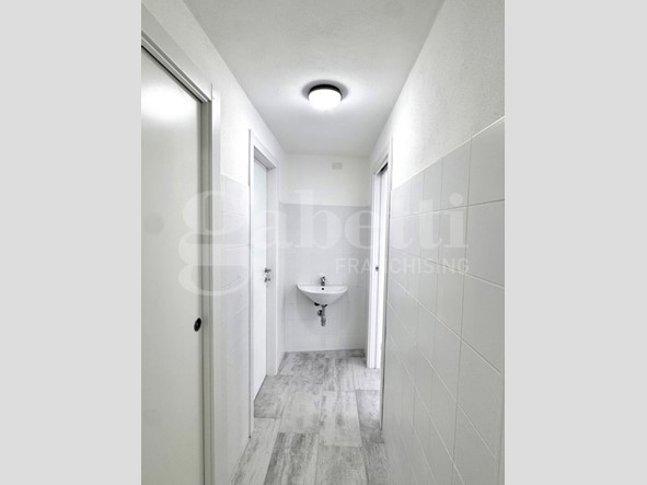 Negozio in Affitto a Cagliari, 1'500€, 62 m²