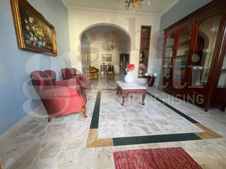 Casa Indipendente in Vendita a Spongano, 180'000€, 190 m², arredato