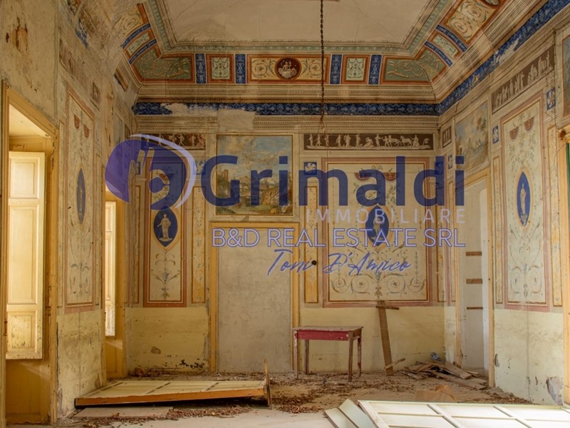 Villa in Vendita a Casteldaccia, 250'000€, 500 m²