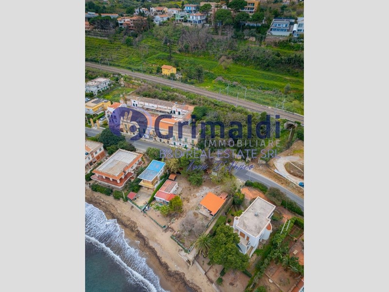 Villa in Vendita a Casteldaccia, 250'000€, 500 m²