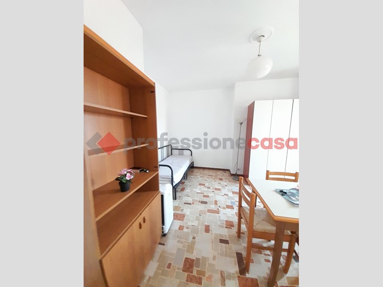 Monolocale in Affitto a Milano, 700€, 42 m², arredato